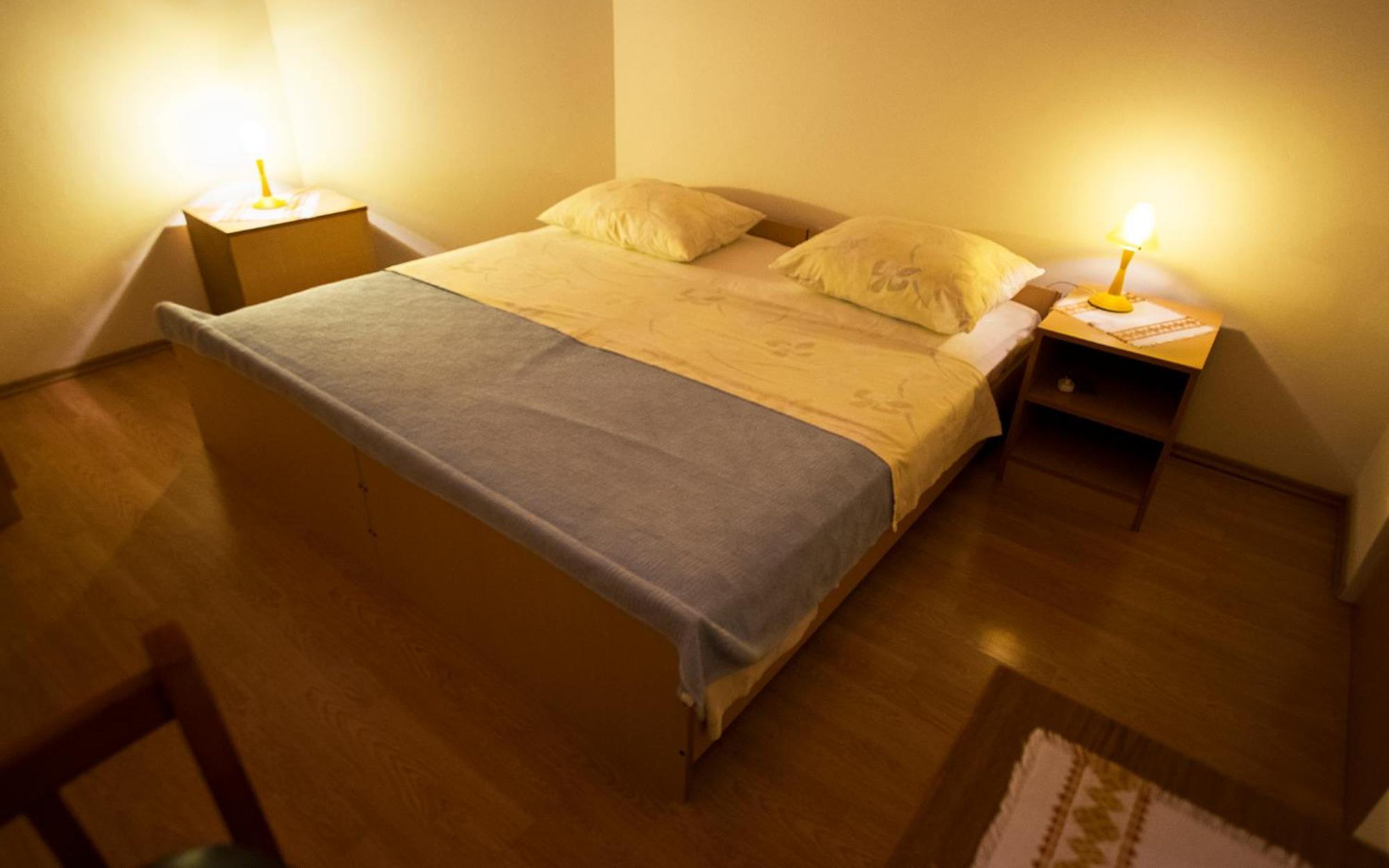 Apartments Zile 스타리그라드 파클레니차 외부 사진