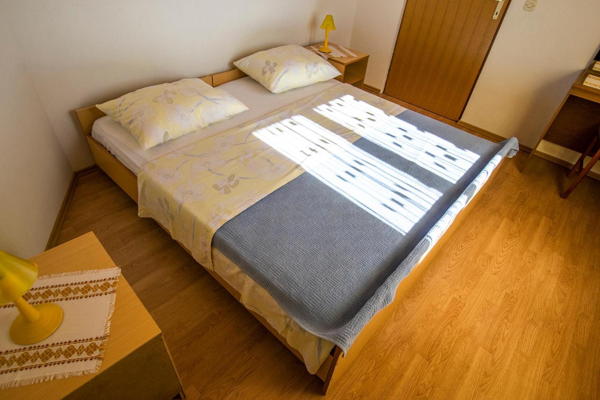 Apartments Zile 스타리그라드 파클레니차 외부 사진