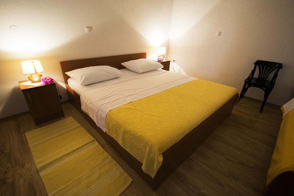 Apartments Zile 스타리그라드 파클레니차 객실 사진