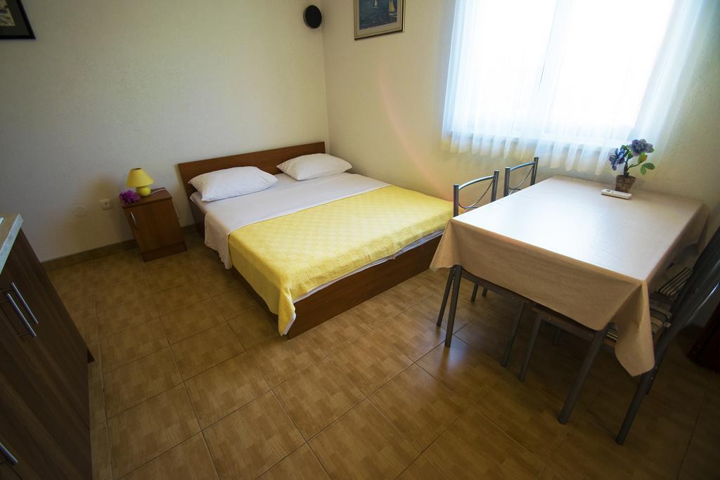 Apartments Zile 스타리그라드 파클레니차 객실 사진