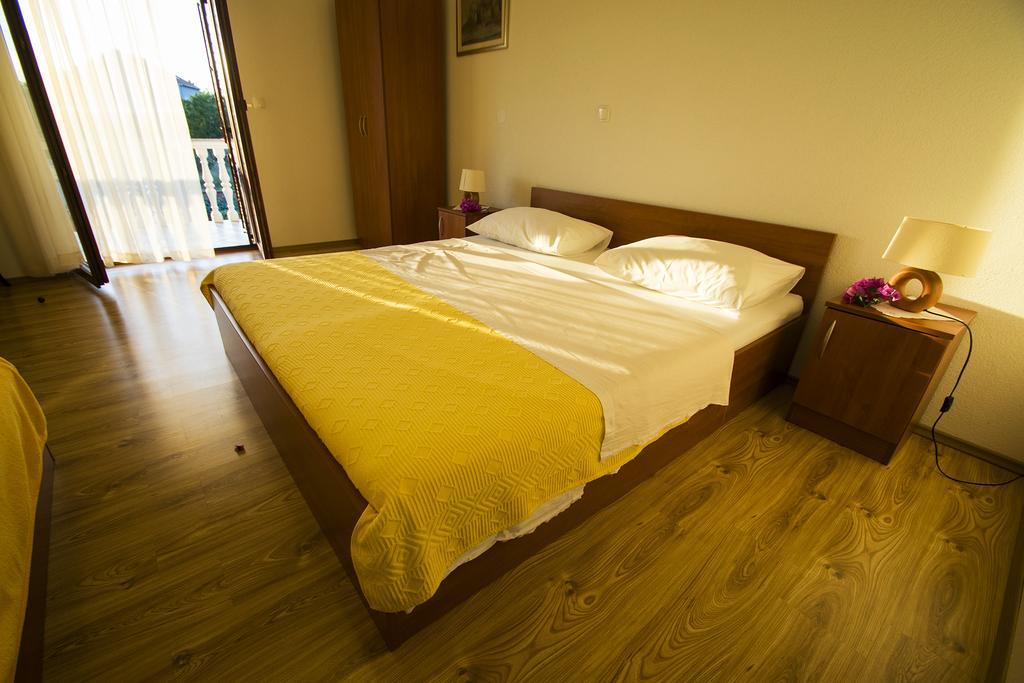 Apartments Zile 스타리그라드 파클레니차 객실 사진