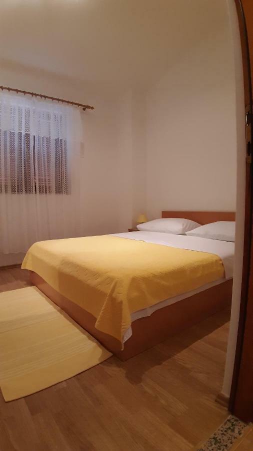 Apartments Zile 스타리그라드 파클레니차 외부 사진