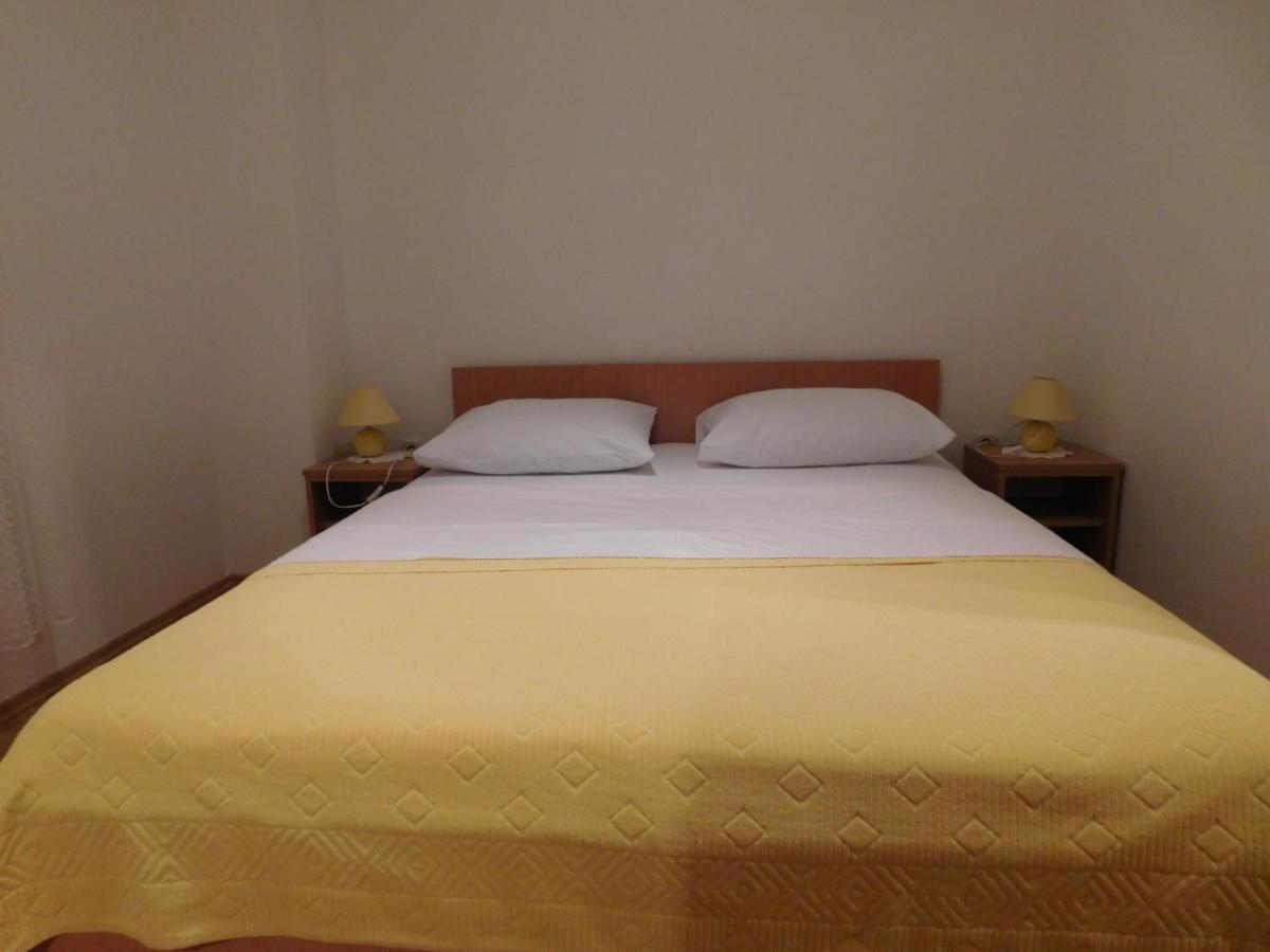 Apartments Zile 스타리그라드 파클레니차 외부 사진