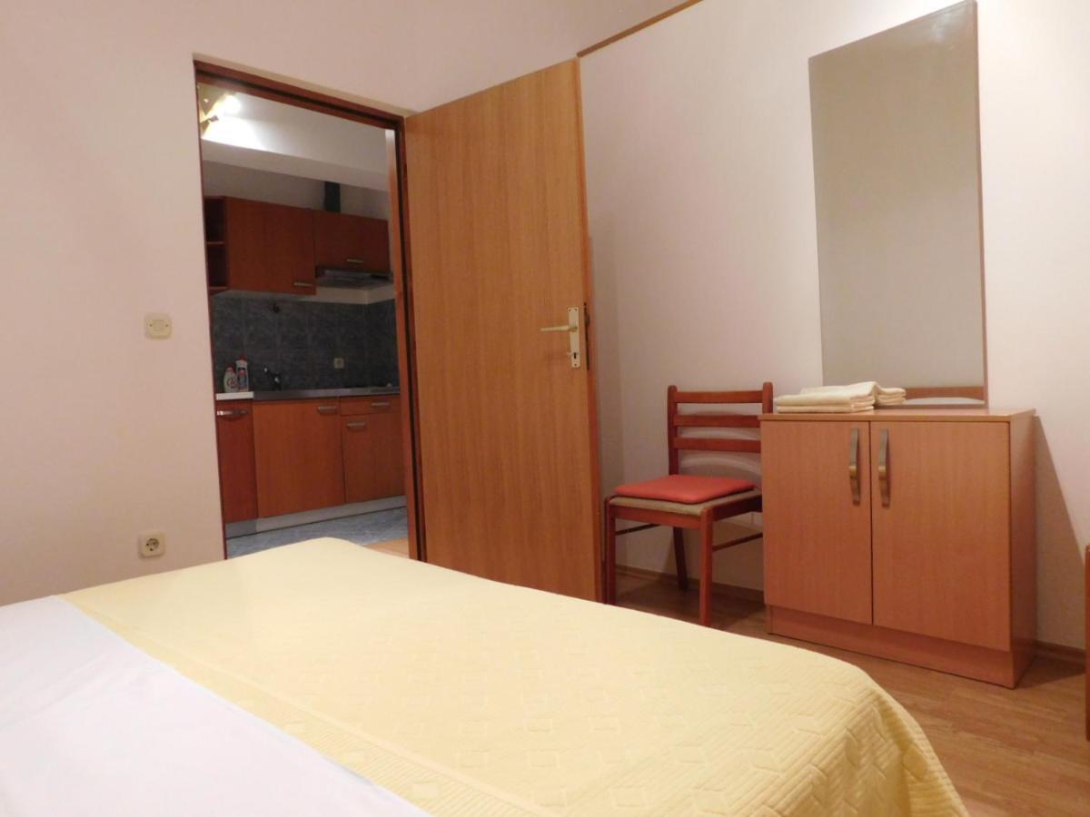 Apartments Zile 스타리그라드 파클레니차 외부 사진